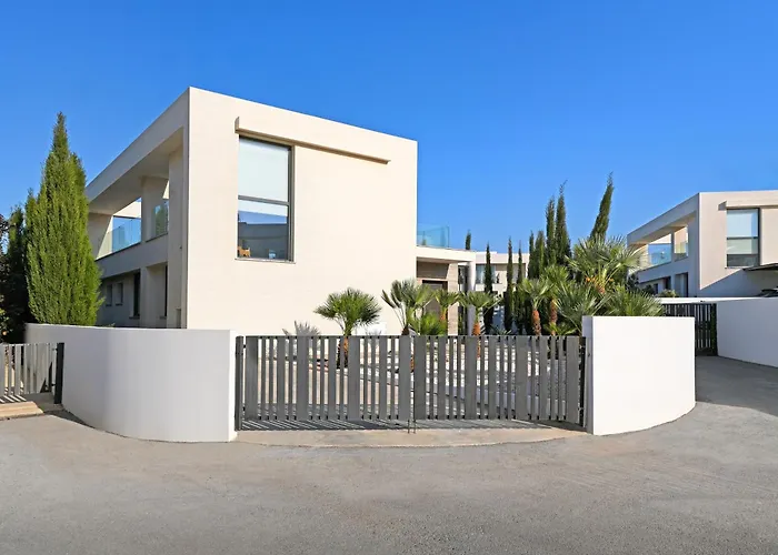 Villa Camellia - 3bed Large Pool *