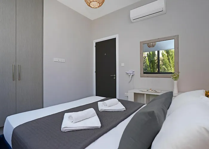 Villa Camellia - 3bed Large Pool *