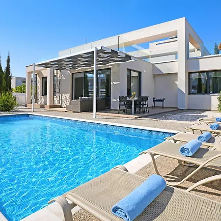 Holiday home Camellia - 3bed Large Pool