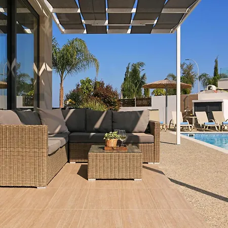 Camellia - 3bed Large Pool Ferienhaus Protaras