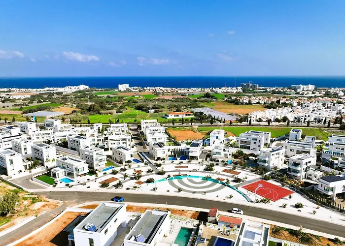 Villa Camellia - 3bed Large Pool *